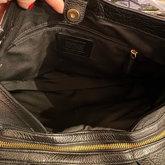 Elegant Black Leather Women's Bag - Picture 3 of 6